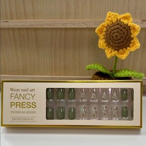 Fancy Press Green Nail Art Set 14